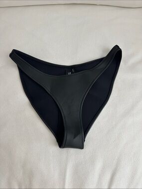 NWOT triangl swimwear matte black Bikini Bottoms